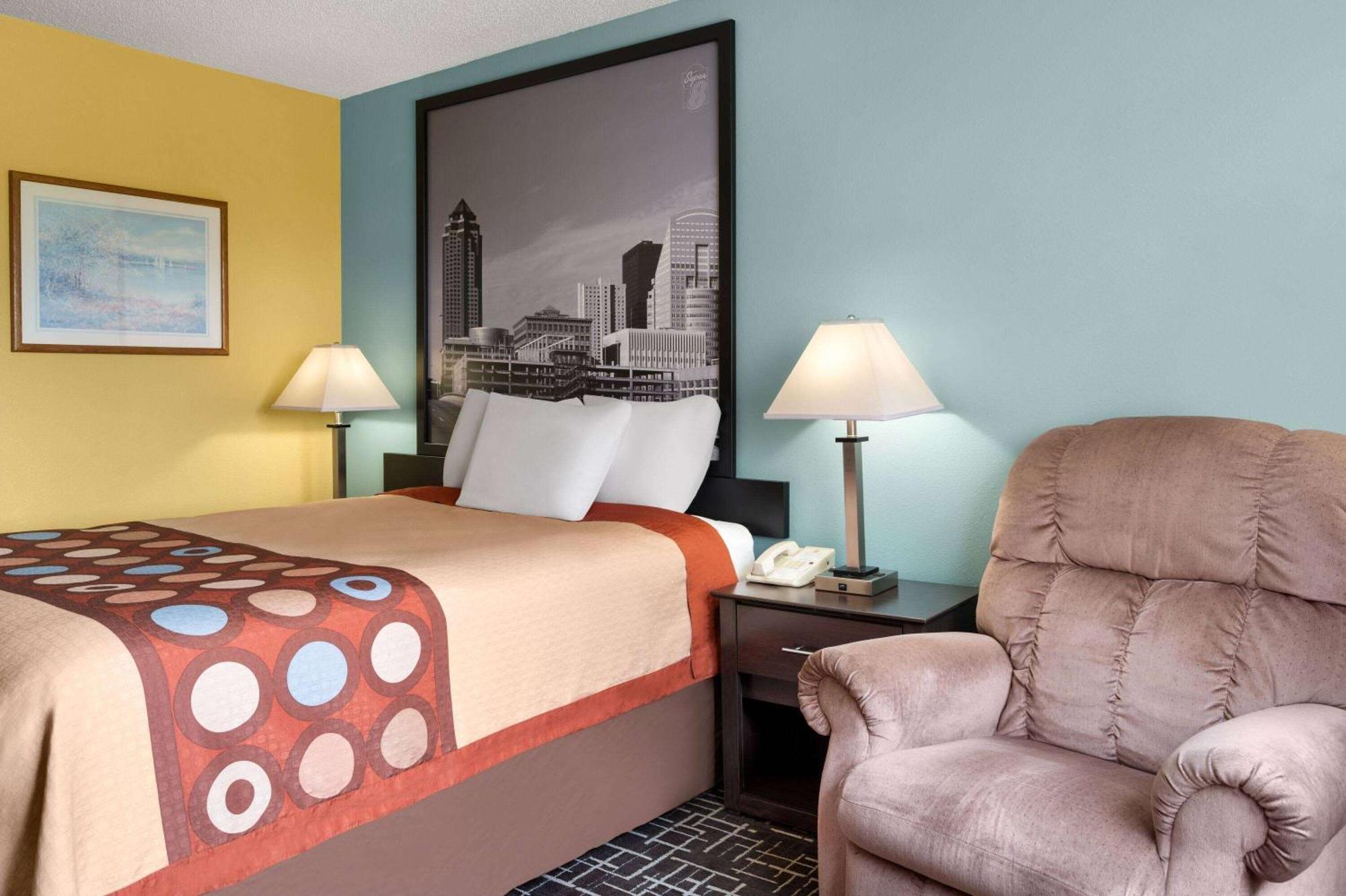 Super 8 By Wyndham Dyersville Exterior foto